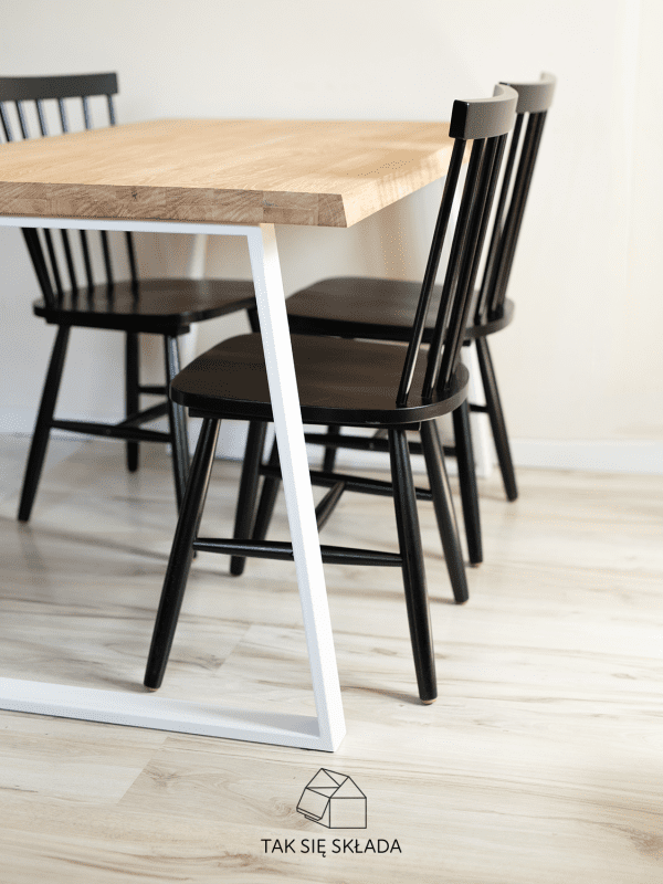produkt stół industrialny z trapezowym stelażem