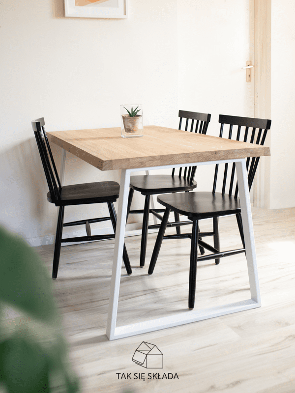 produkt stół industrialny z trapezowym stelażem
