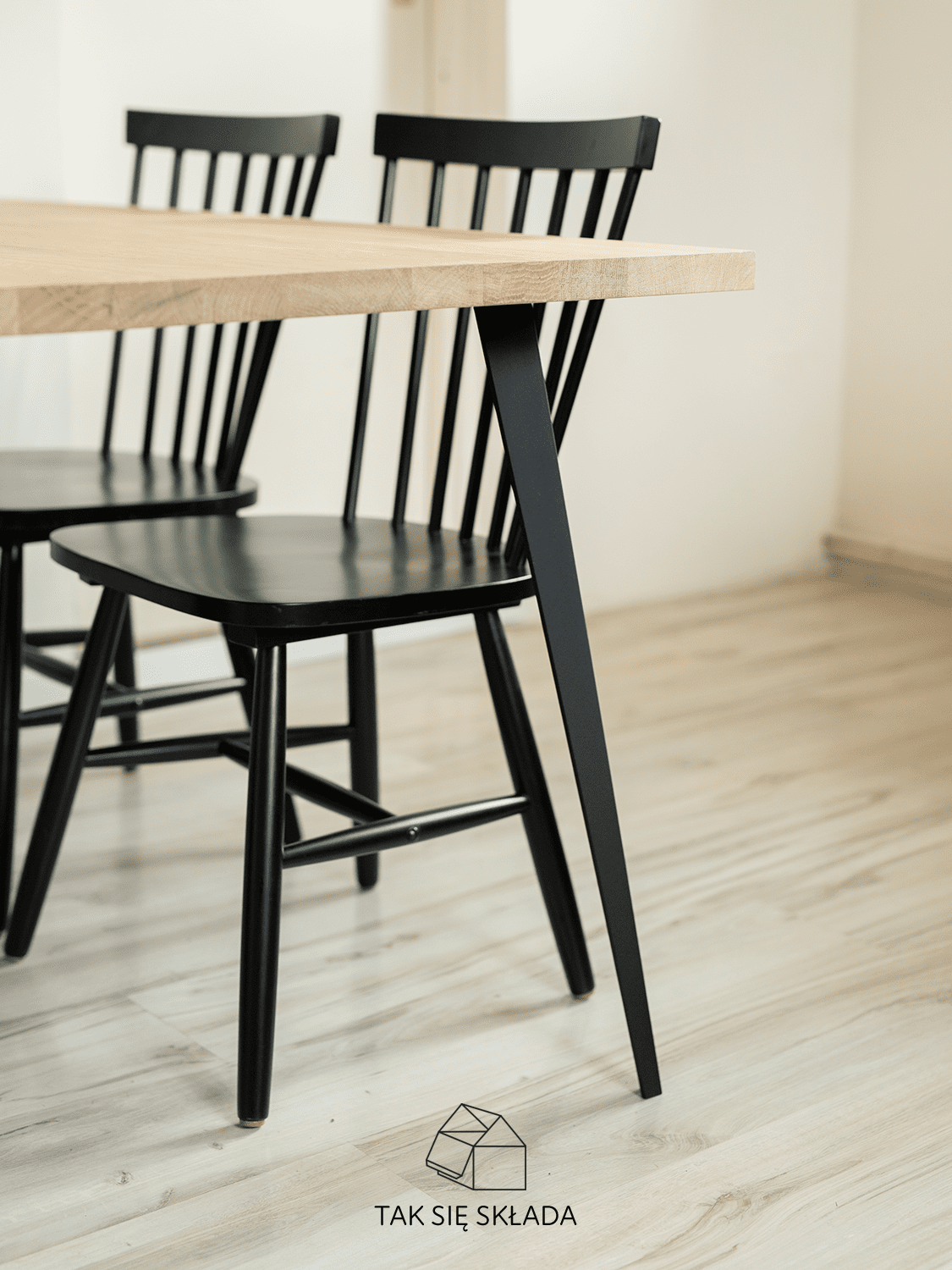 produkt stół industrialny ze skośnymi nogami WI